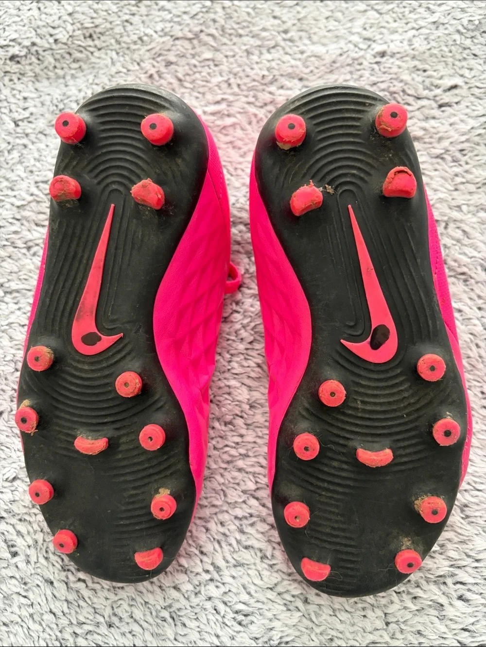 Pink Nike Jr “Tiempo” Soccer Cleats Kids Size 11